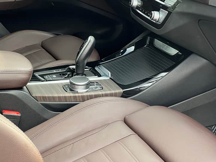 BMW X3 2019 x Drive 28i — фото 18