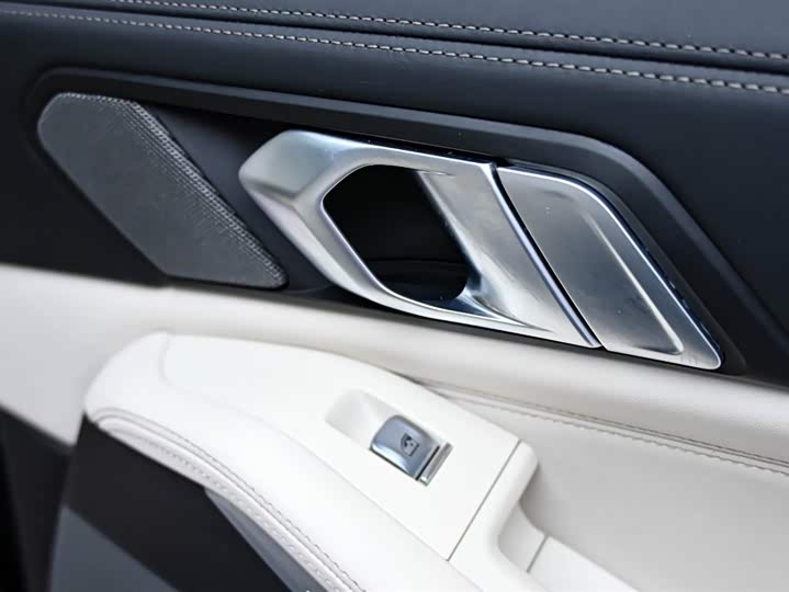 BMW X7 2022 x Drive 40i M — фото 27