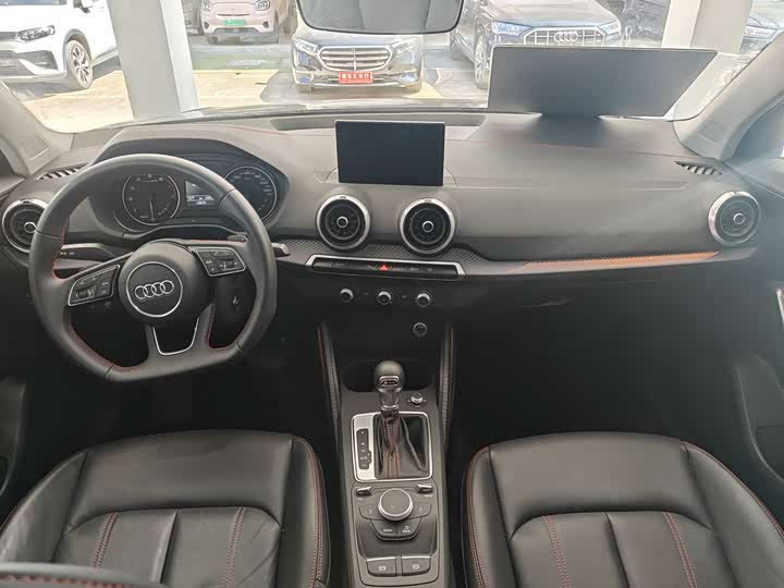 Audi Q2L 2024 35 TFSI — фото 9