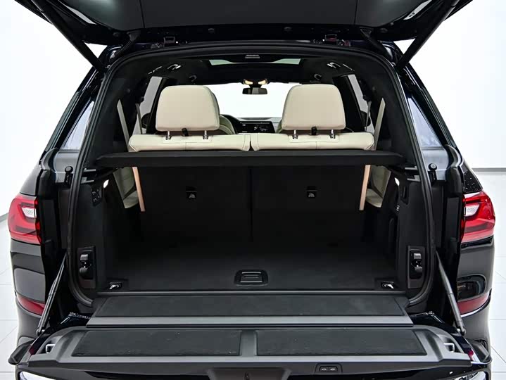 BMW X7 2022 x Drive 40i M — фото 36