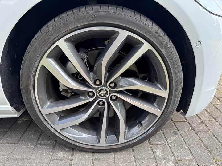 Jaguar XFL 2024 2.0 T P 300 4 WD — фото 12