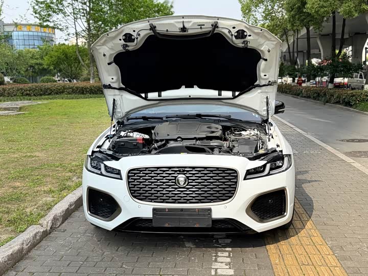 Jaguar XFL 2024 2.0 T P 300 4 WD — фото 17