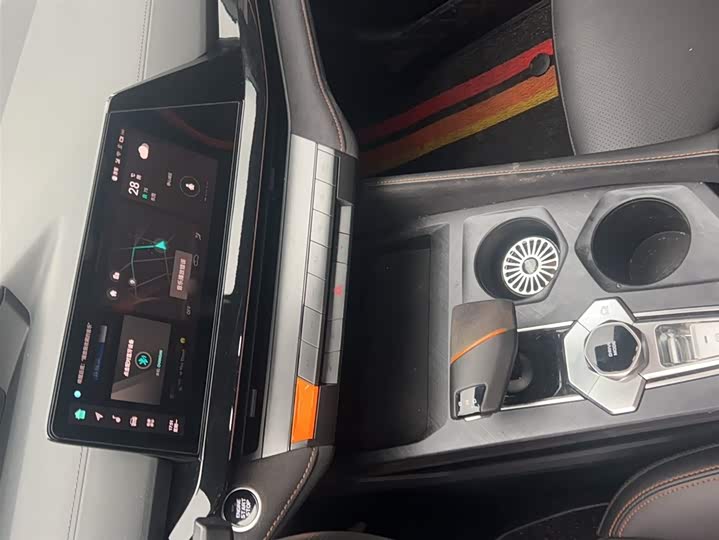 Changan UNI-V 2022 1.5 T — фото 13