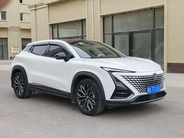 Changan UNI-T 2022 1.5 T Premium — фото 3