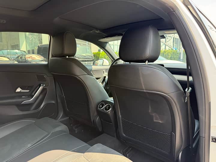 Mercedes-Benz A-Class 2019 A 200 L — фото 13