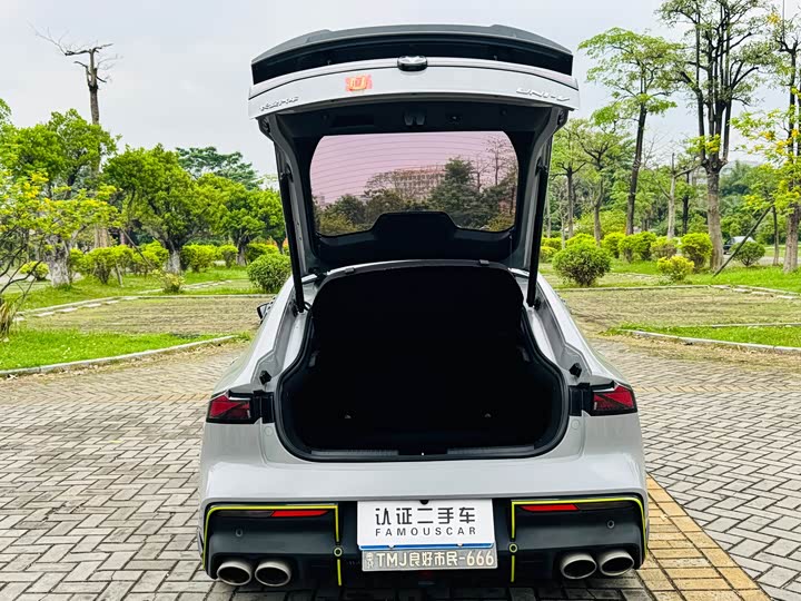 Changan UNI-V 2023 1.5 T — фото 16
