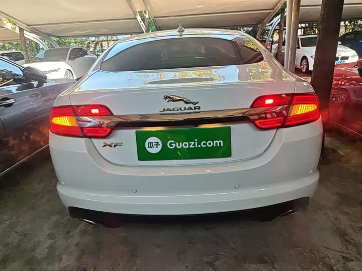 Jaguar XF 2015 XF 2.0 T — фото 6
