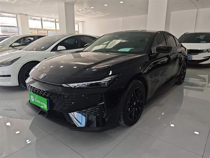 Changan UNI-V 2024 1.5 T Premium — фото 2