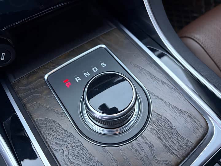 Jaguar XFL 2018 XFL 2.0 T 250 PS — фото 13