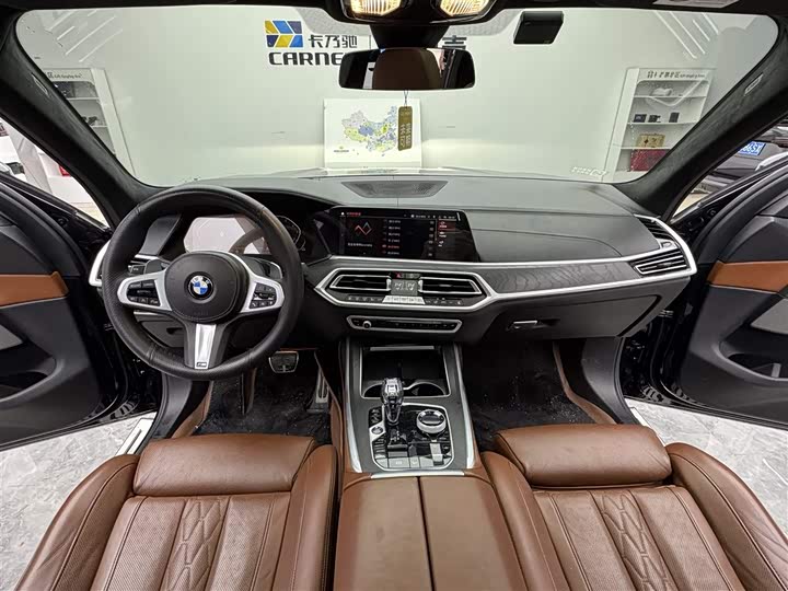BMW X7 2021 x Drive 40i M — фото 9