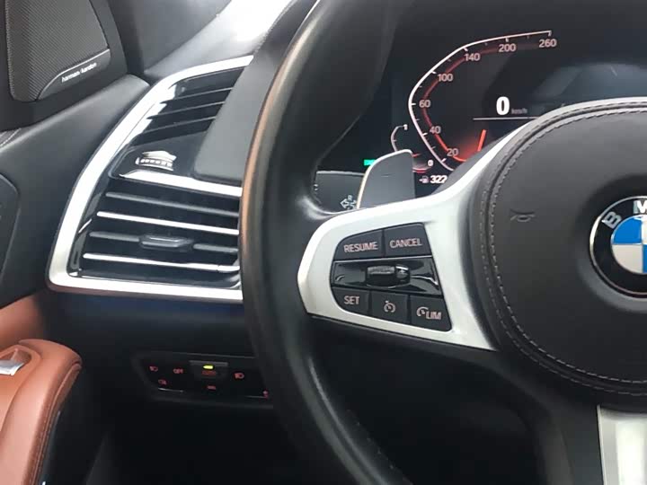 BMW X7 2021 x Drive 40i M — фото 15