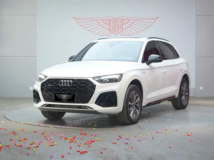 Audi Q5L 2024 40 TFSI — фото 1