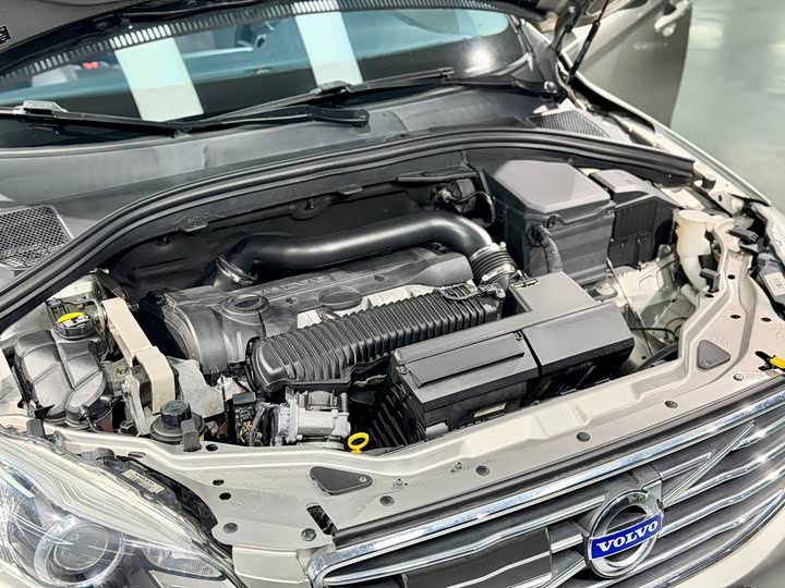 Volvo XC60 2015 T 5 AWD — фото 18