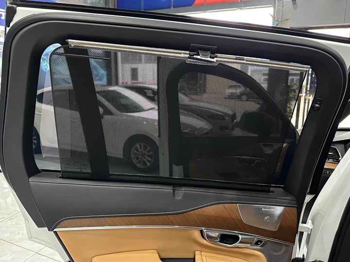 Volvo XC90 Hybrid 2018 E Hybrid T 8 7 — фото 16