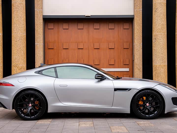 Jaguar F-TYPE 2016 3.0 SC — фото 8