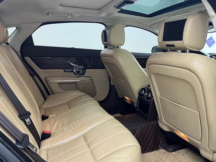 Jaguar XJ 2015 XJL 3.0 SC 2 WD — фото 5