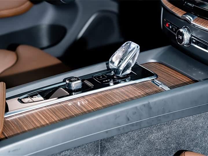 Volvo XC60 Hybrid 2023 T 8 PHEV 4 WD — фото 20
