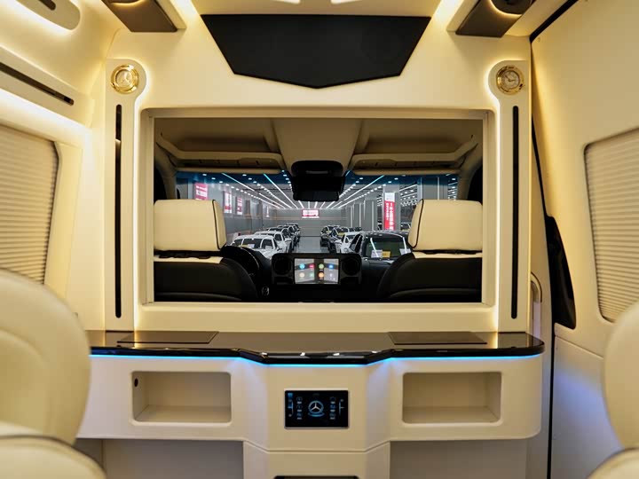 Mercedes-Benz Sprinter 2024 2.0 L AT — фото 21