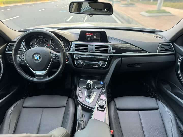 BMW 3-Series 2018 320 Li — фото 4