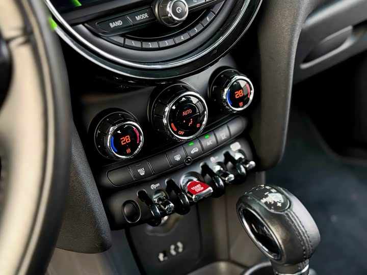 MINI Hatch — фото 12