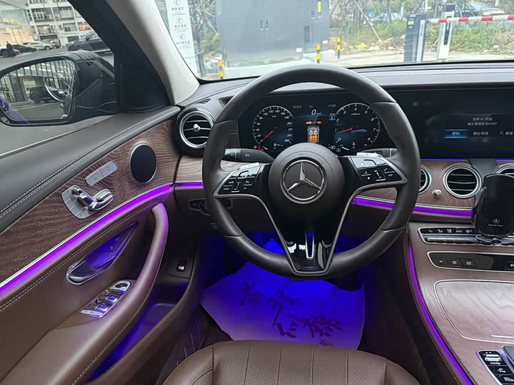 Mercedes-Benz E-Class E 300 L люкс — фото 7