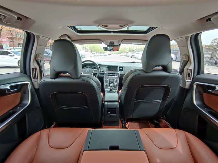 Volvo V60 2015 T 5 — фото 17