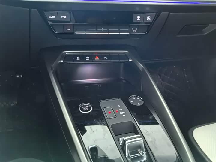 Audi A3 2024 Sportback 35 TFSI Sport — фото 14