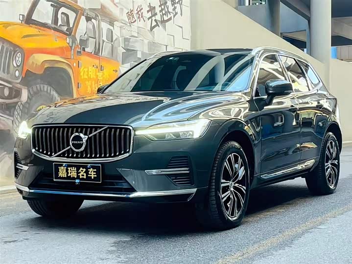 Volvo XC60 2022 B 5 4 WD — фото 1