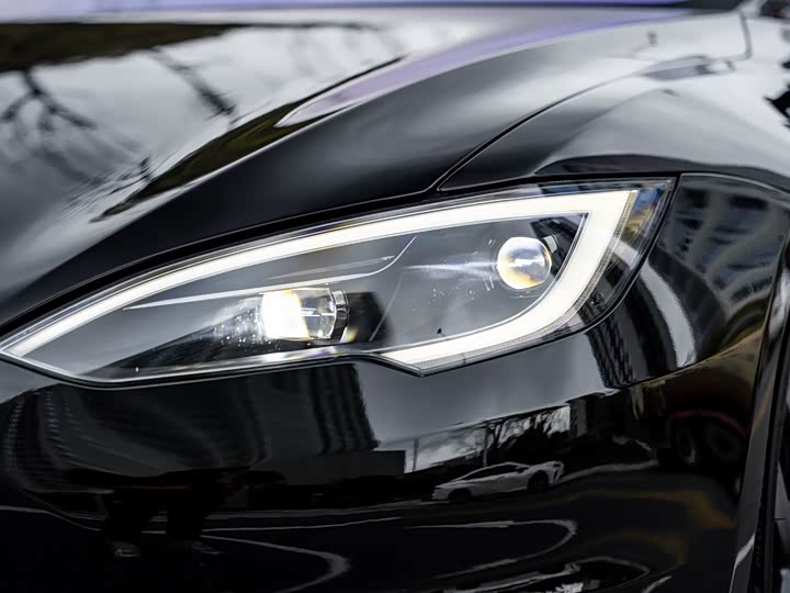 Tesla Model — фото 3