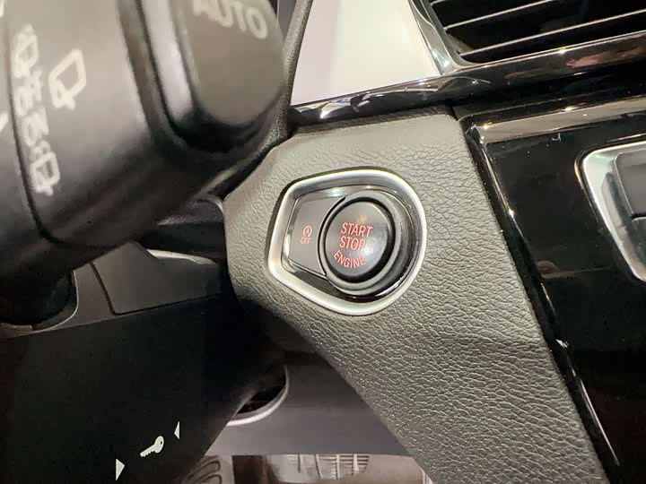 BMW X1 2019 s Drive 18 Li — фото 15
