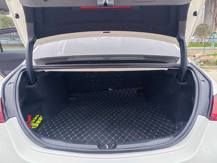 Mercedes-Benz C-Class 2024 C 260 L — фото 14
