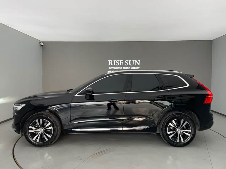 Volvo XC60 2023 B 5 4 WD — фото 10