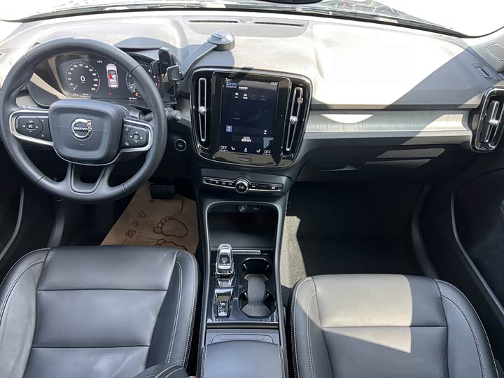 Volvo XC40 2020 T 4 WD — фото 10
