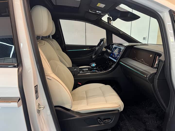 Trumpchi M8 2023 400 T — фото 12