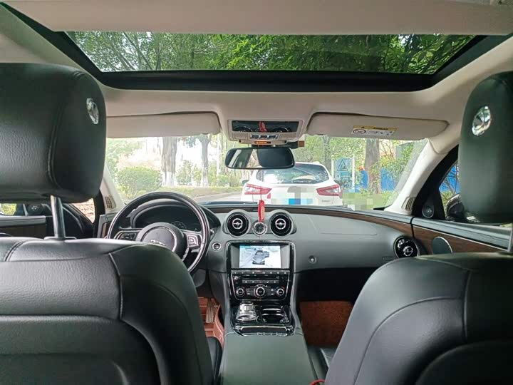 Jaguar XJ 2016 XJL 3.0 SC 2 WD — фото 9