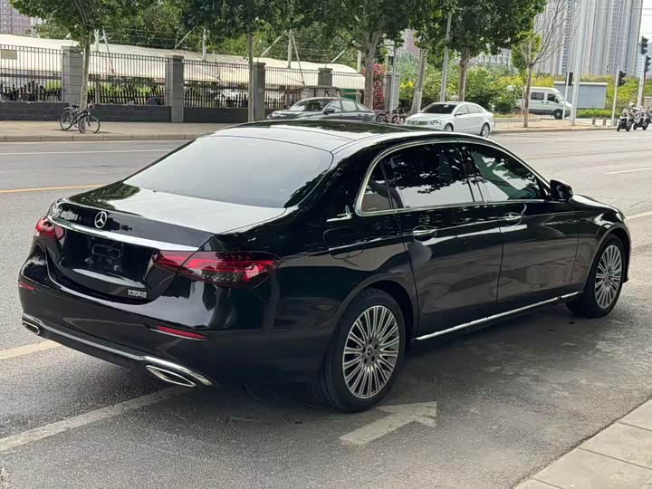 Mercedes-Benz E-Class 2021 E 300 L Luxury — фото 9