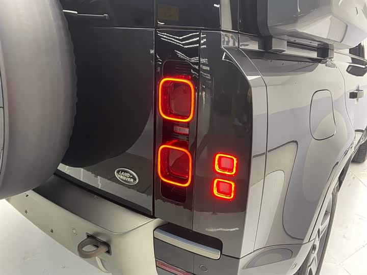 Land Rover Defender — фото 11