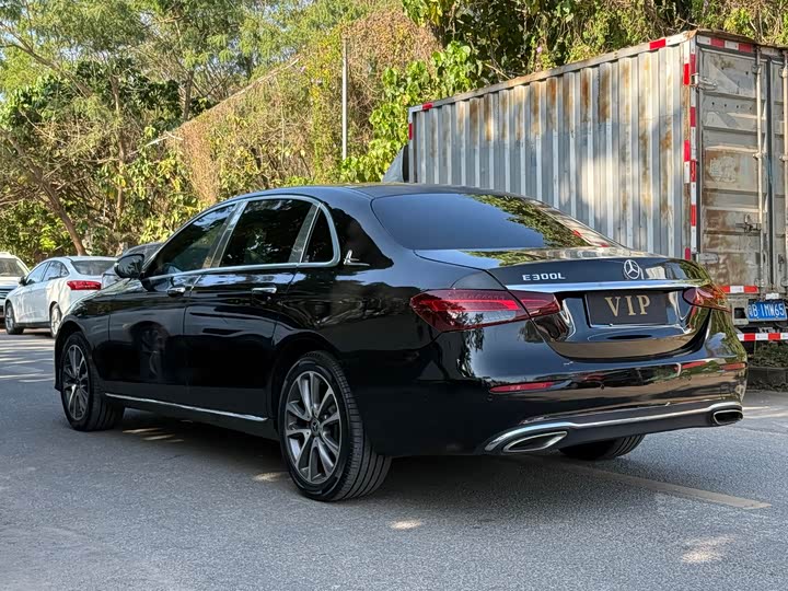 Mercedes-Benz E-Class 2017 E 300 L Luxury — фото 7