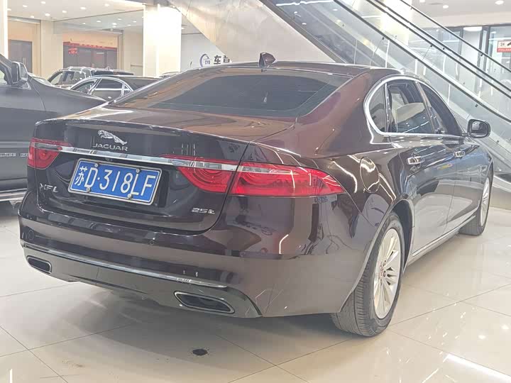 Jaguar XFL 2017 XFL 2.0 T 240 PS — фото 16