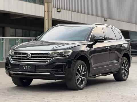 Volkswagen Touareg — фото 15