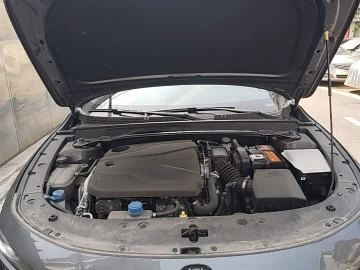 Changan UNI-V 2022 1.5 T Premium — фото 20