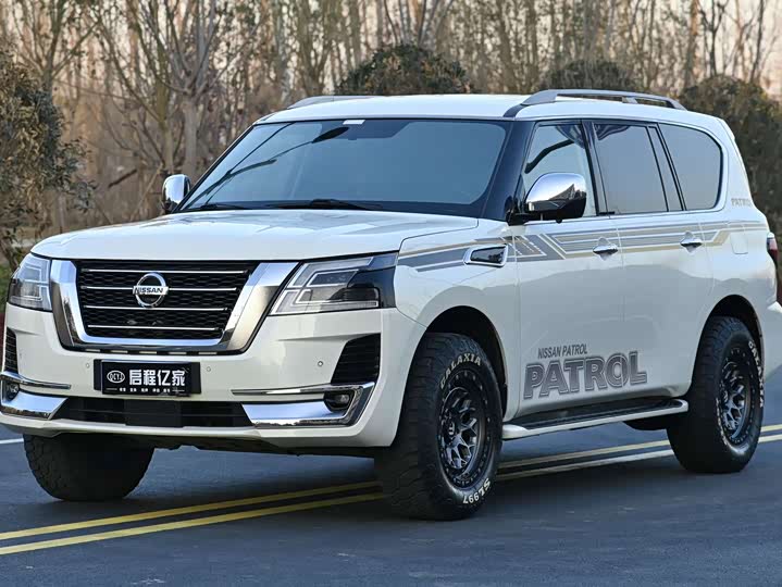 Nissan Patrol — фото 1