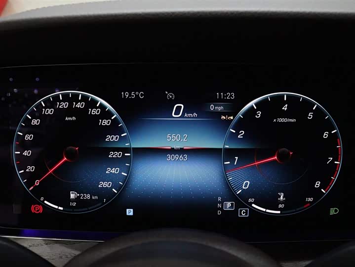 Mercedes-Benz E-Class 2023 E 260 L — фото 17