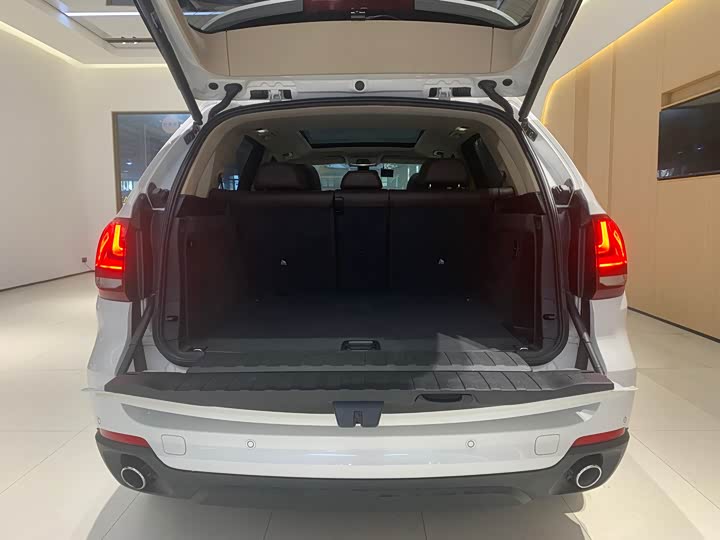 BMW X5 2015 x Drive 28i — фото 17