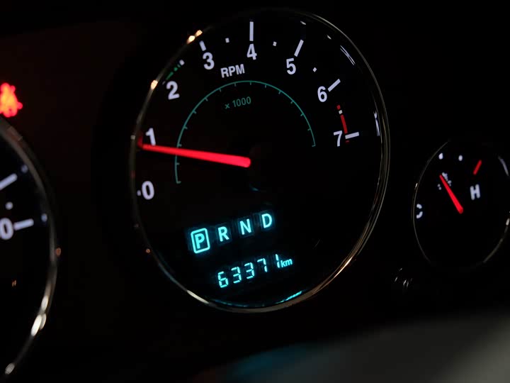 Jeep Wrangler — фото 11