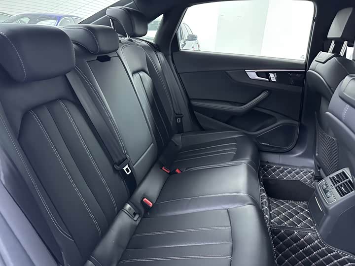 Audi A4L 40 TFSI люкс-динамик — фото 16