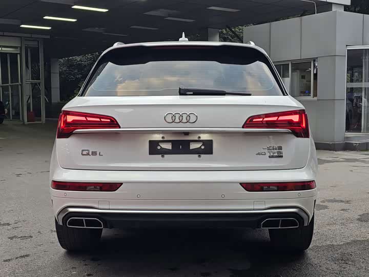 Audi Q5L 2023 40 T — фото 6