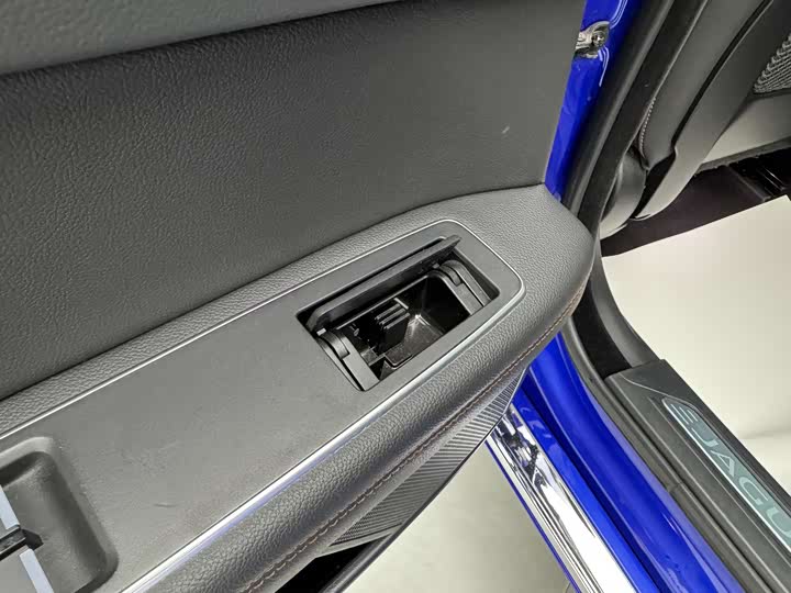 Jaguar XEL 2019 2.0 T 200 PS — фото 19