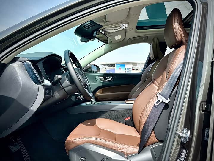Volvo XC60 2020 T 5 4 WD — фото 9
