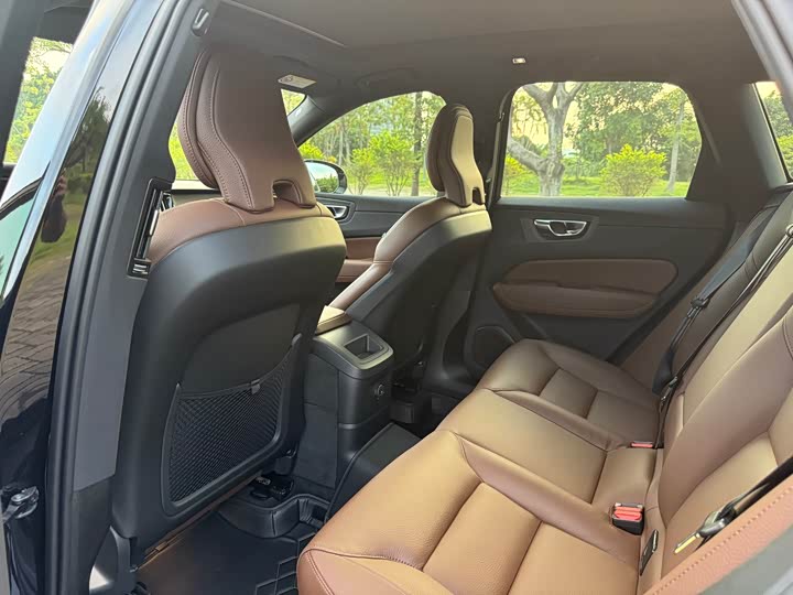 Volvo XC60 Hybrid 2024 T 8 PHEV 4 WD — фото 13